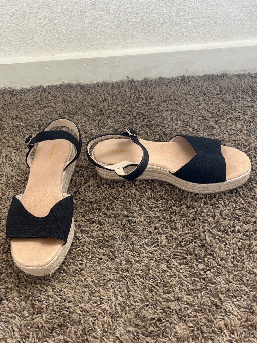5 for $25 Old Navy Black Espadrille Platform Sandals